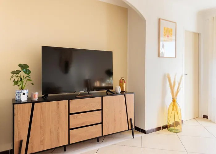 Jasmin Climatise Proche Lavandou * Ле-Лаванду