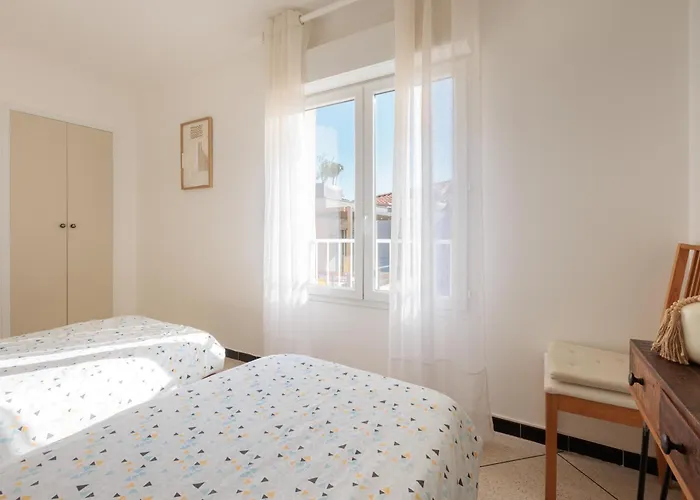 Jasmin Climatise Proche Lavandou Apartment *